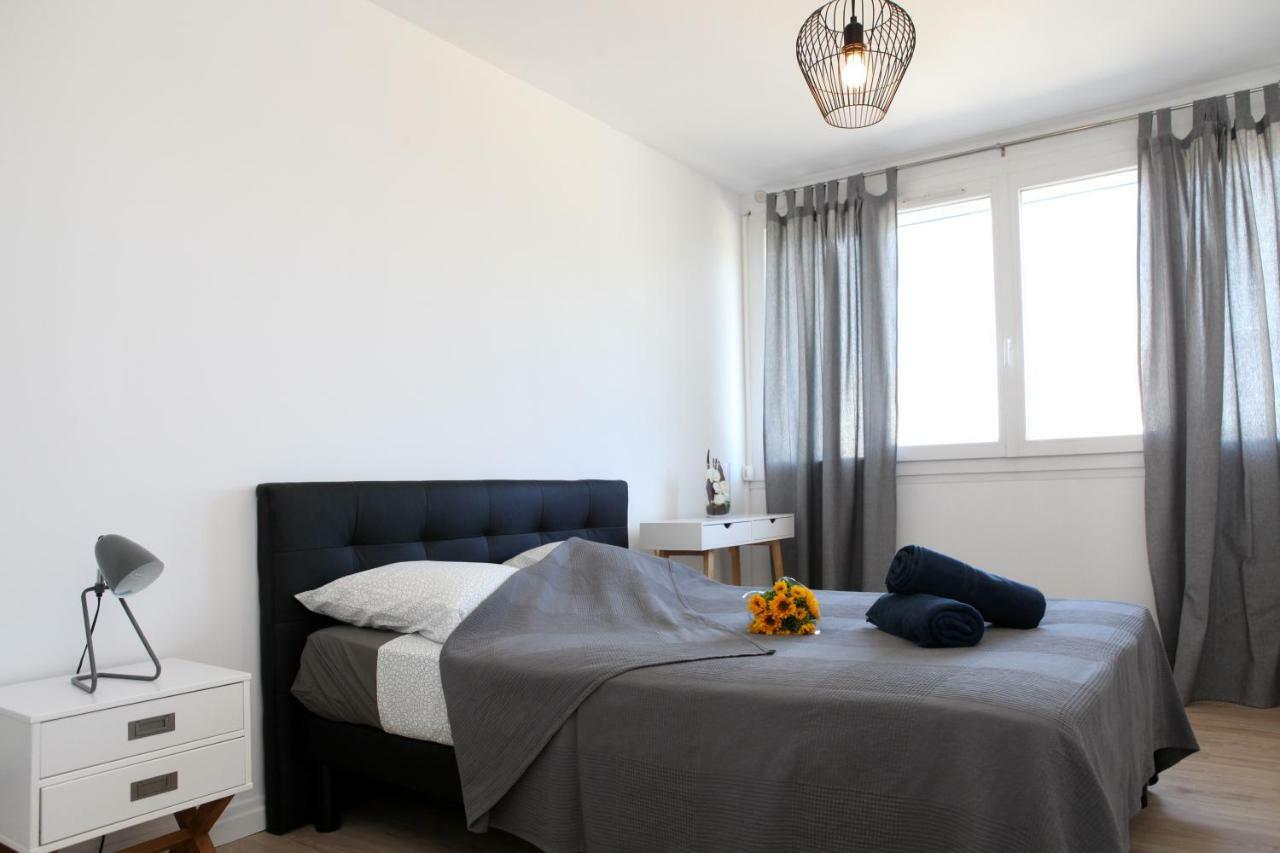 Residence La Corvette Тулон Екстериор снимка